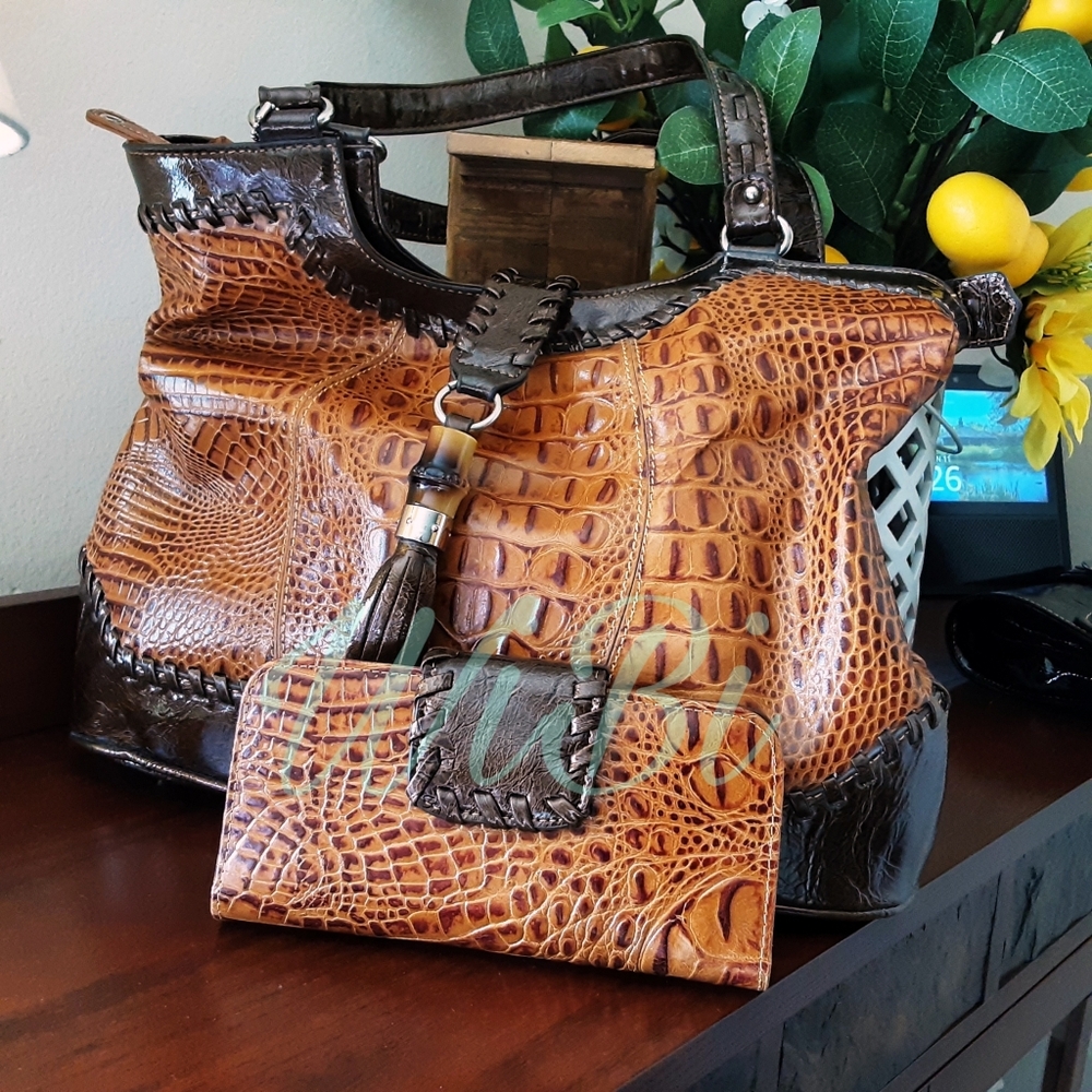 Vintage MC Handbags Leather Satchel Shoulder Handbag W/Matching Wallet - Used